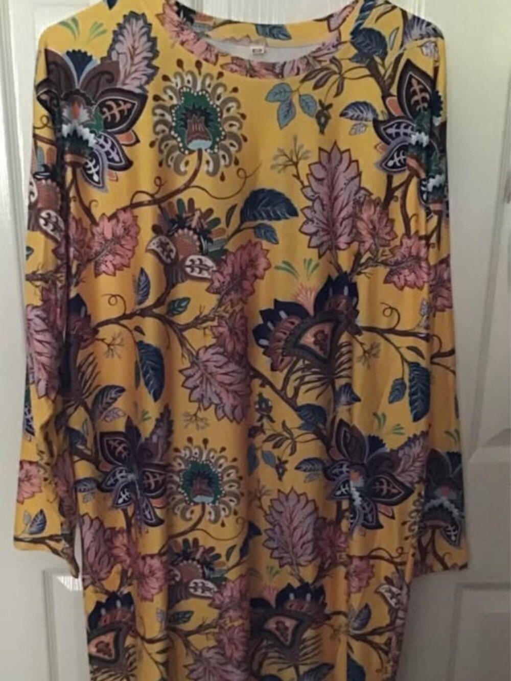 Ladies size XL Long sleeve Lounge dress new 10.00